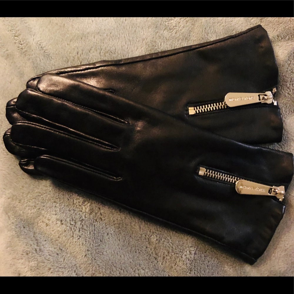 Michael Kors gloves